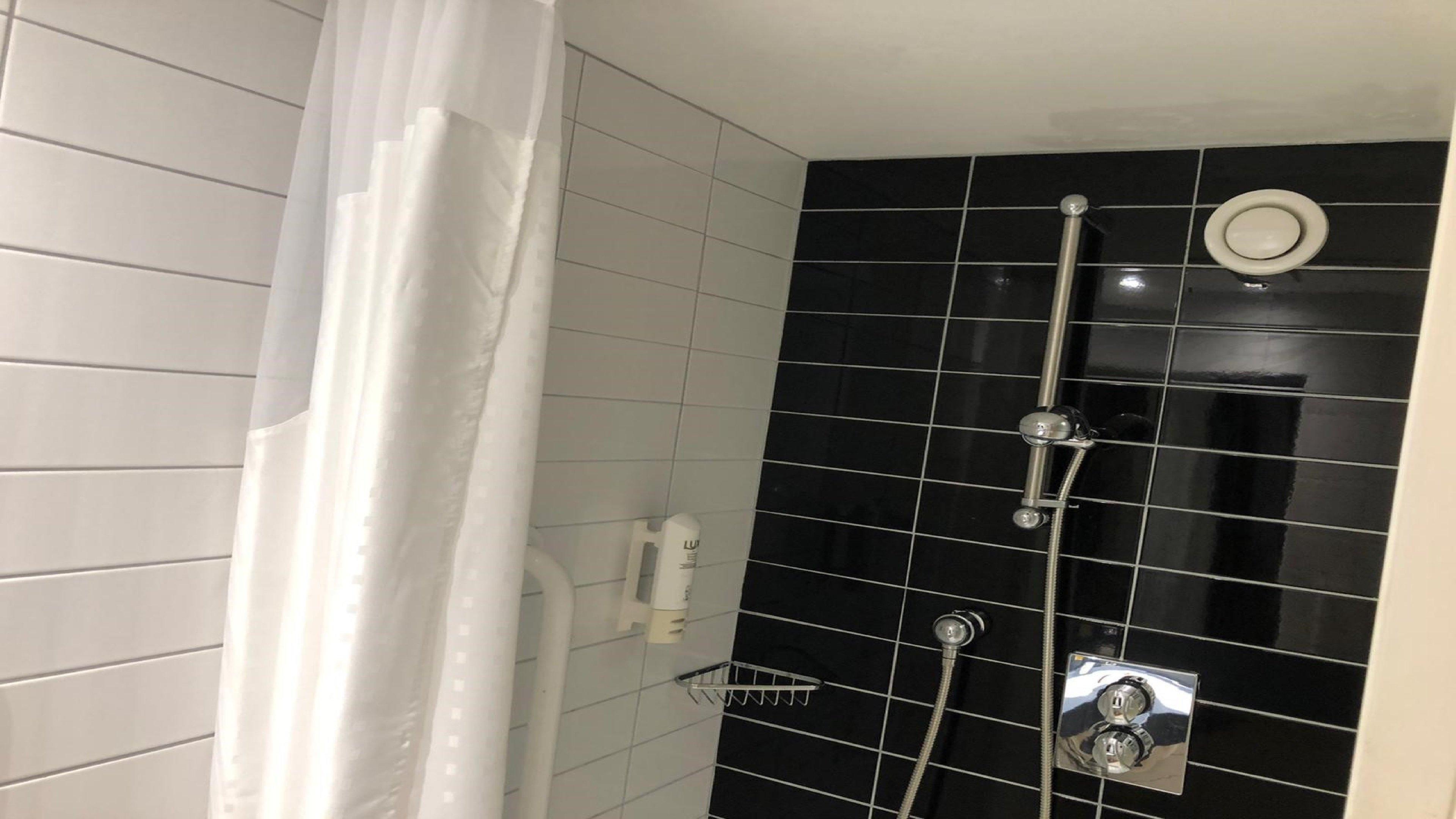 快捷假日格兰露斯酒店 格伦罗西斯 外观 照片