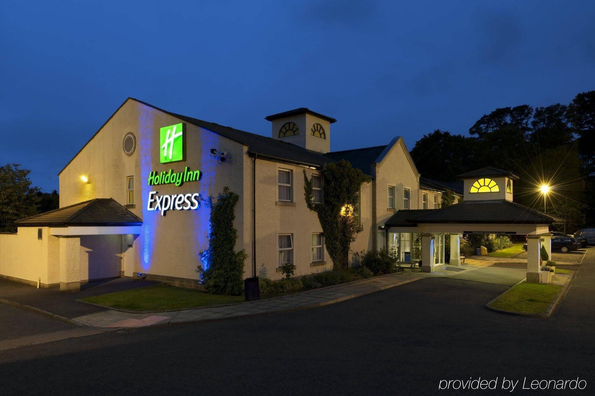 快捷假日格兰露斯酒店 格伦罗西斯 外观 照片
